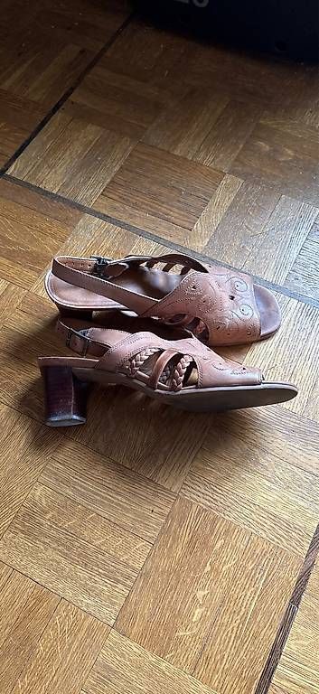 Scarpe da donna: Sandales brunes 37,5 – Usato da Veyrier venduto da Nath9279 1