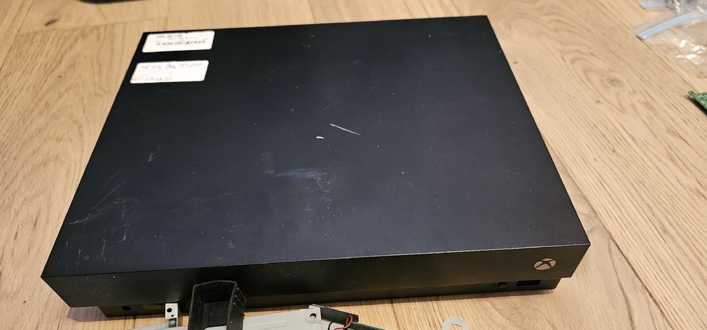 Xbox one X Defekt (Défectueux) à La Praz pour CHF 35 – avec livraison ...