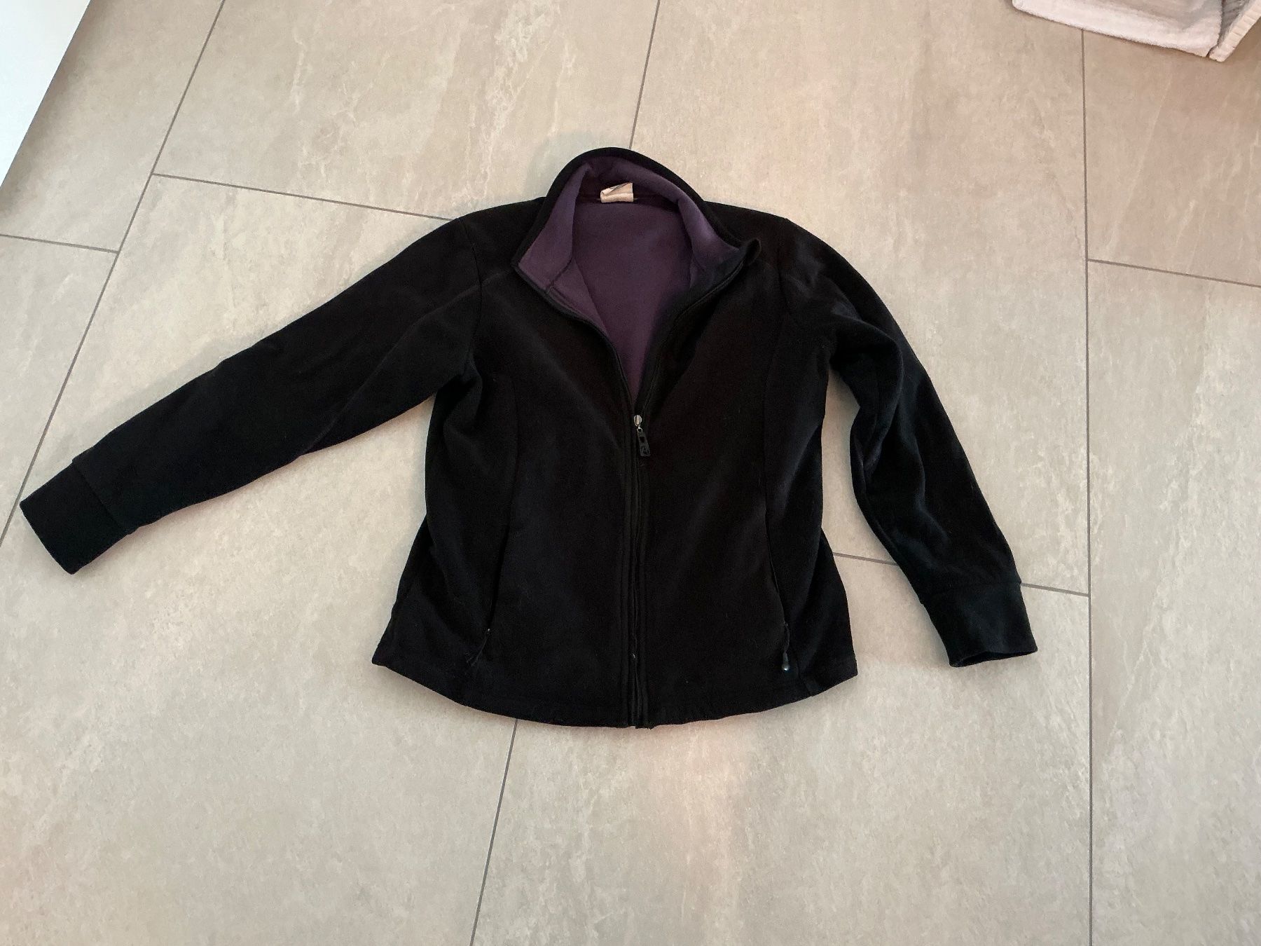 Giacche: Schwarze Fleece Jacke, Damen Grösse M – Usato da Würenlos venduto da Chicca2004 1
