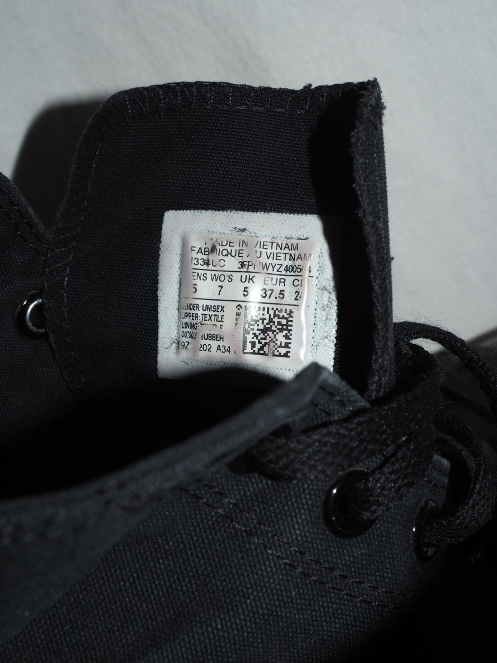 Converse Scarpe da donna: schwarze Converse Chuck Taylor All Star Grösse 37.5 – Usato da Luzern venduto da MweziMystique 7