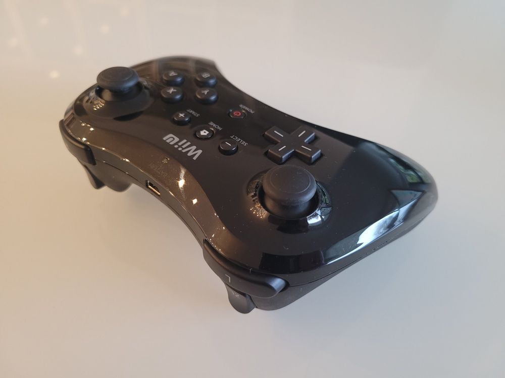 Wii U Pro Controller Original mit Ladekabel Kaufen auf Ricardo
