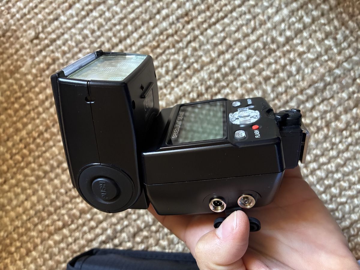 Nikon Flash: Nikon Speedlight SB-800 camera flash with case – Usato da Bern venduto da wisemagpie 2