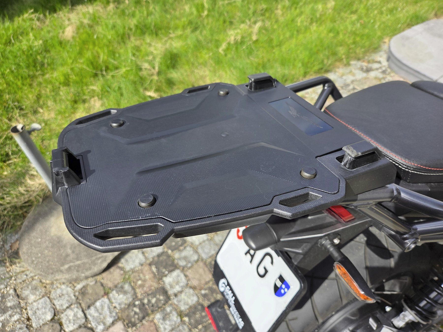 Moto Guzzi Topcase: Moto Guzzi V85 TT Topcase Urban 40L inkl Träger – Gebraucht aus Wettingen von Allmilchigsinn 5