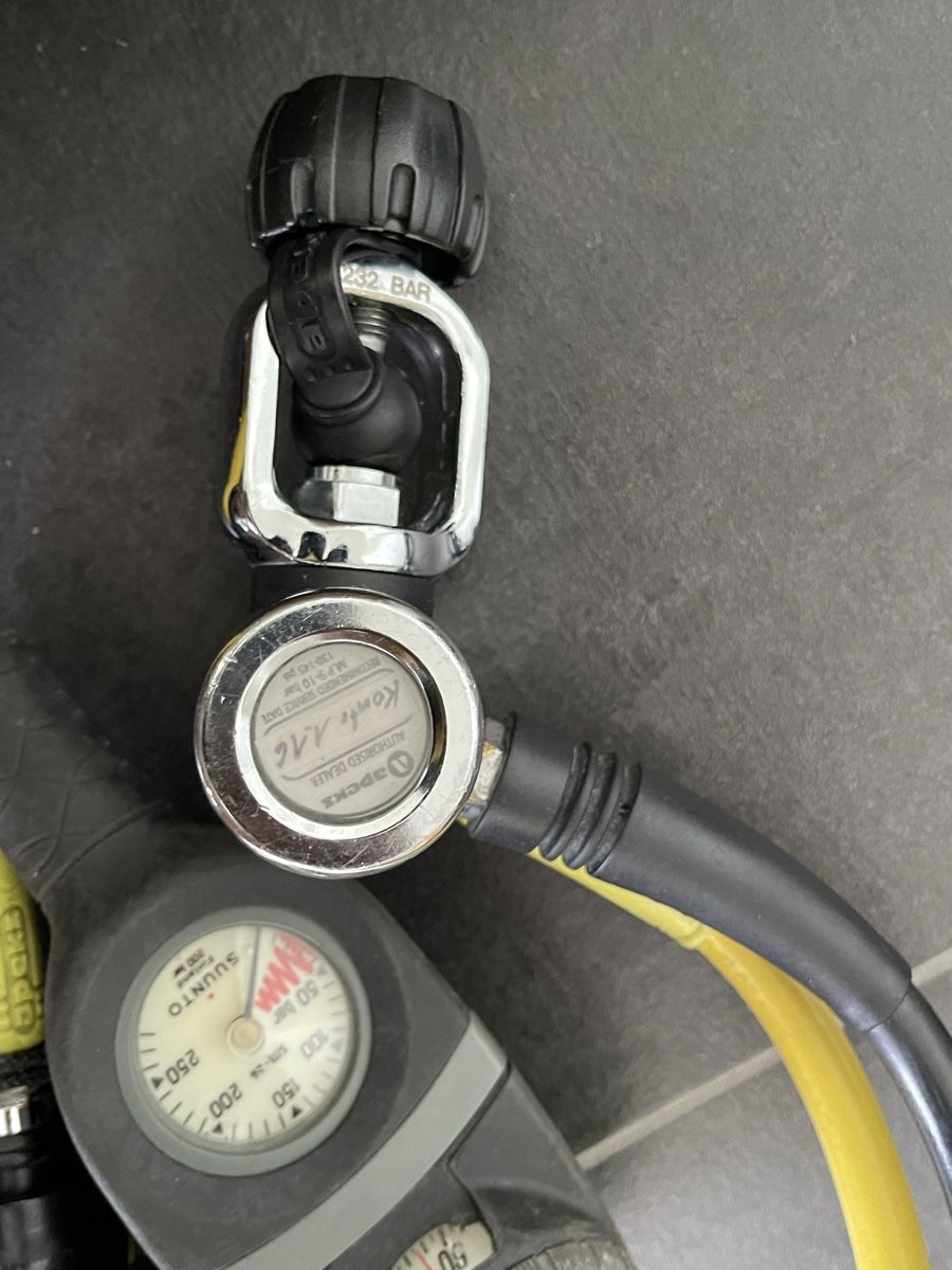 Apeks Respiratori & Giubbotti: Apeks Atemregler Set - CT20 und CTX40 – Usato da Böckten venduto da Dive-green 7