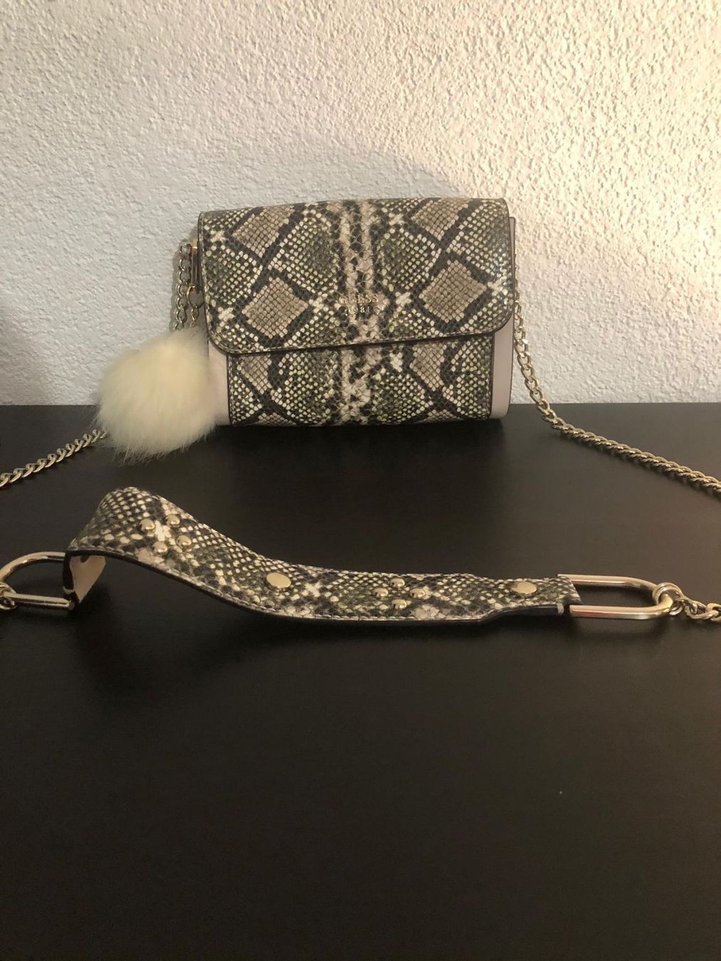 Guess Taschen für Damen: Guess Tasche – Gebraucht aus Biel/Bienne von Bolagol9