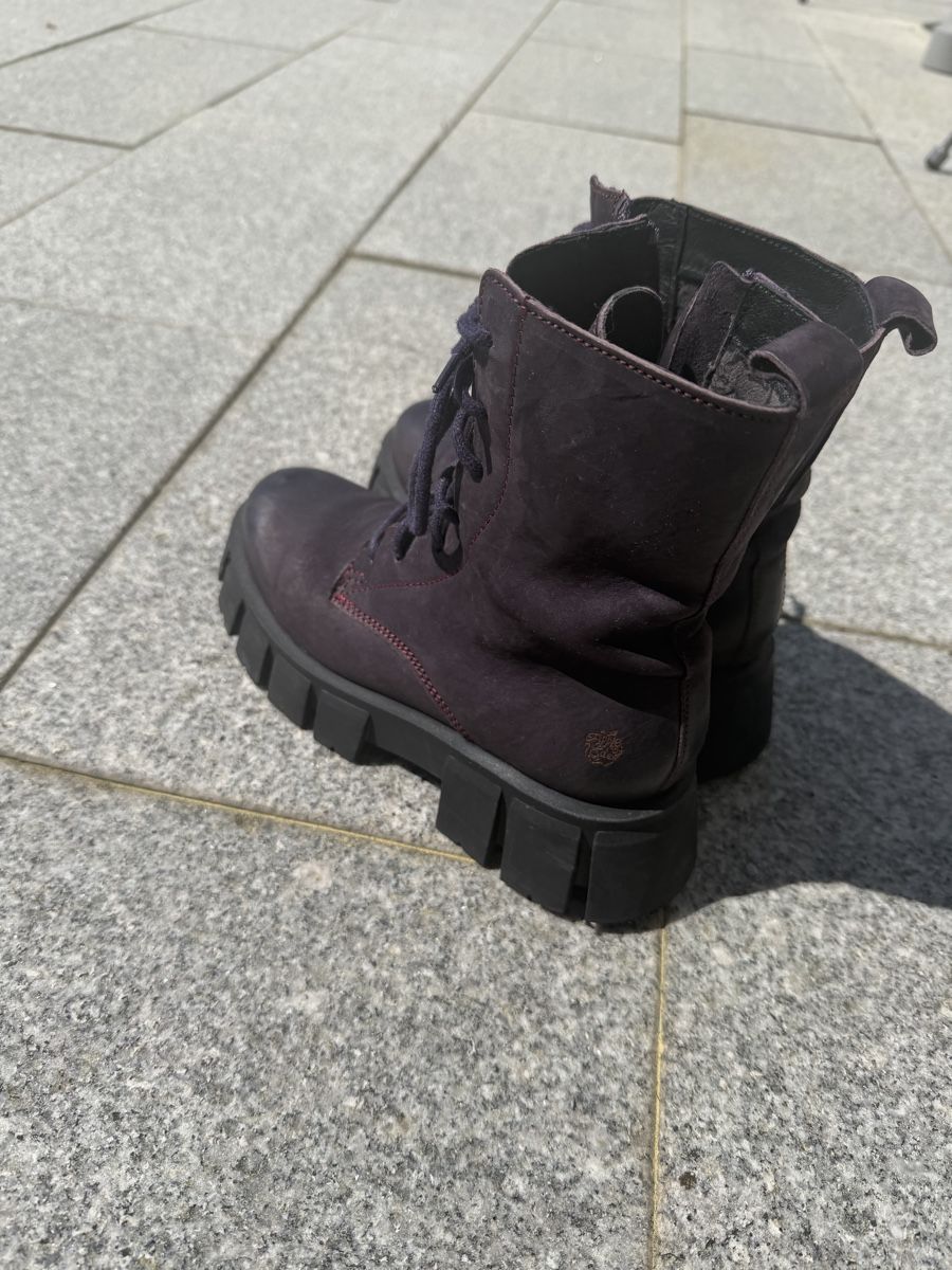 Scarpe da donna: Apple of Eden Boots – Usato da Hägglingen venduto da Froemhill 1