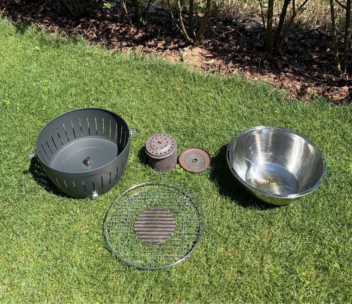 Grills: Lotus Grill anthrazit, Holzkohle – Gebraucht aus Attikon von Anomar01 2