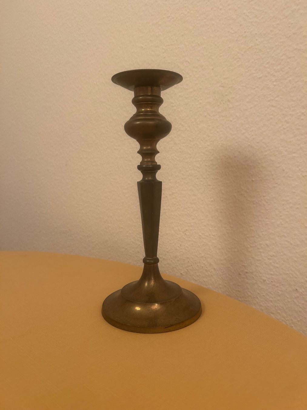 Kerzenständer: klassischer Vintage-Kerzenständer aus massivem Messing – Gebraucht aus Rorschacherberg von Svebe 9