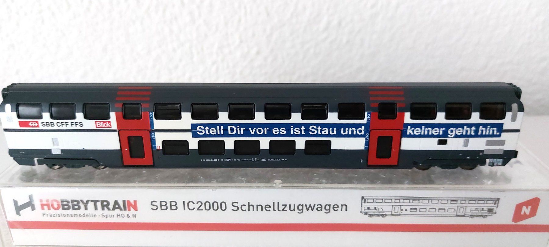 Hobbytrain Modellini di ferrovie: Hobbytrain SBB IC2000 2.Klasse " Stauwagen " – Nuovo (secondo la descrizione) da Biberist venduto da Ntrains 4