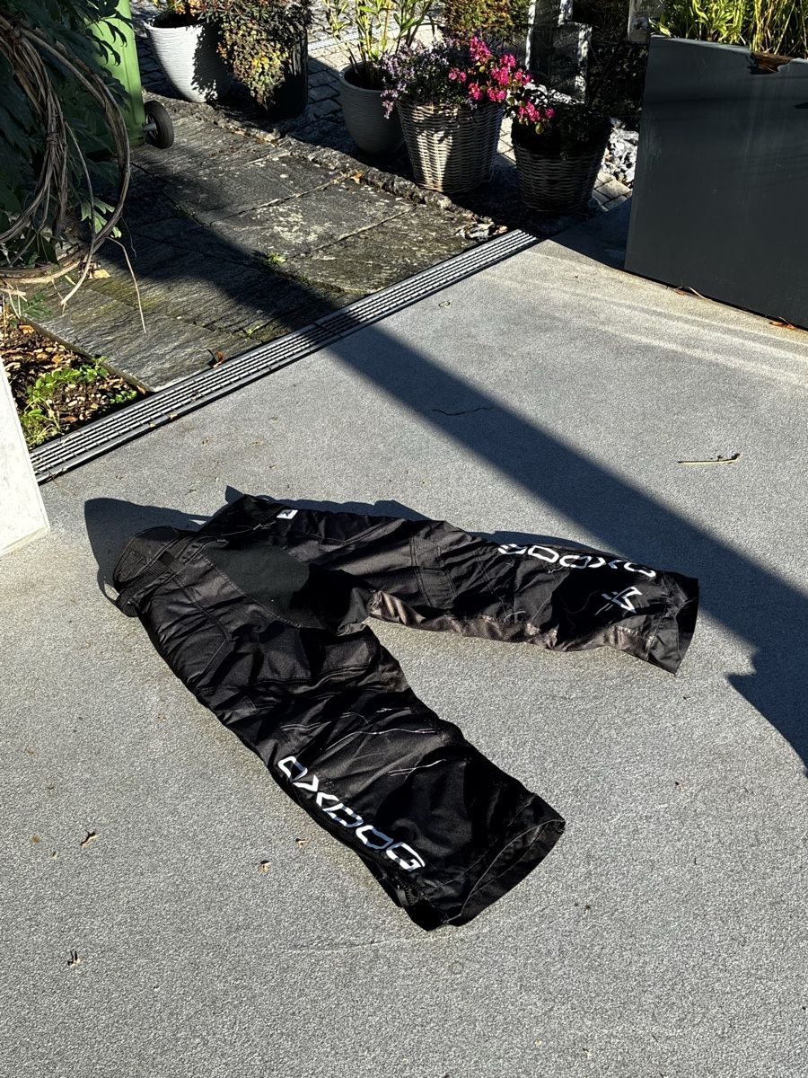Pantaloni: Hosen OXDOG schwarz – Usato da Niederuzwil venduto da little_beluga 1