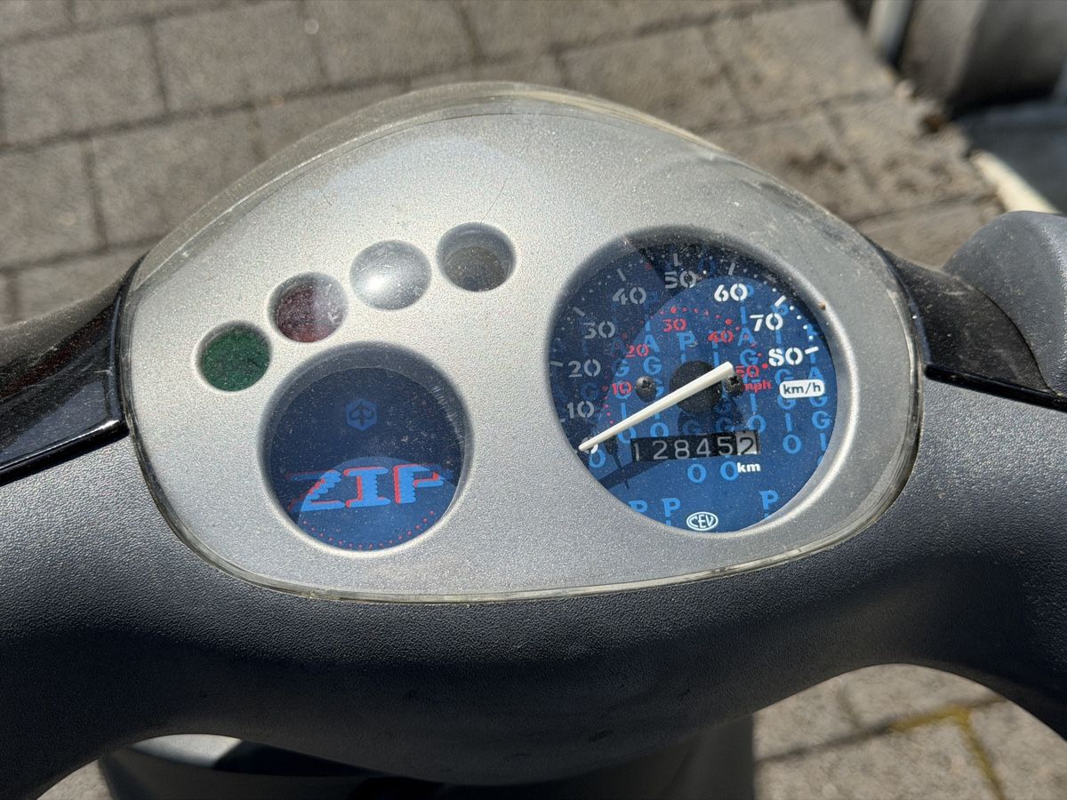 Piaggio Scooter: Piaggio Zip 50 – Usato da Meggen venduto da leupimoto 6