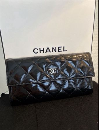 CHANEL Classic Portemonnaie Lackleder * Full-Set