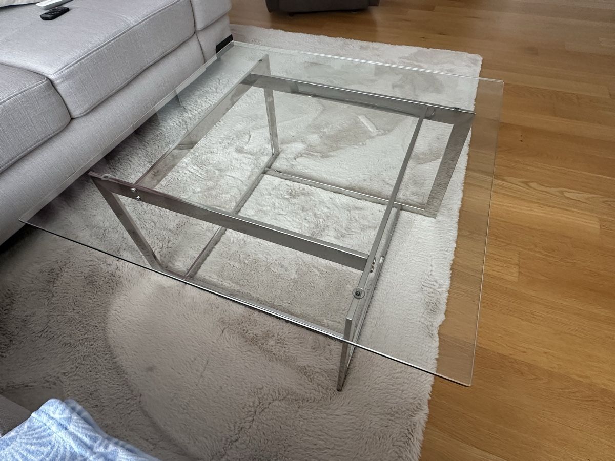 Tische: Couchtisch aus Glas – Gebraucht aus Affoltern am Albis von avu_8kpq 1