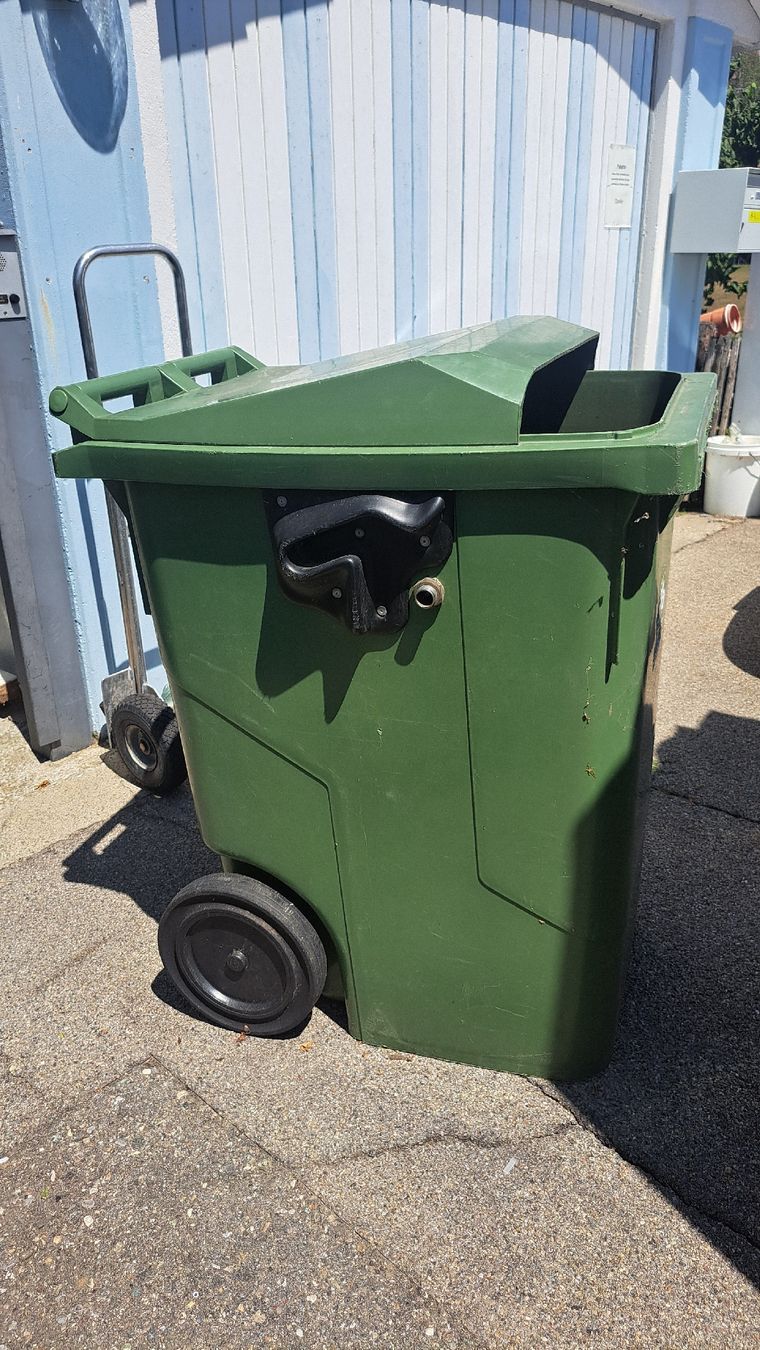 Auflagenboxen: Grünkonteiner – Gebraucht aus Bischofszell von Haetti0 2