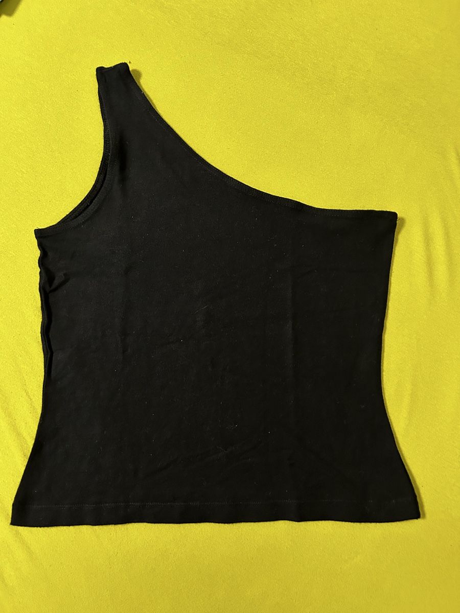 Top: Maglietta  – Usato da Gnosca venduto da poc_566q
