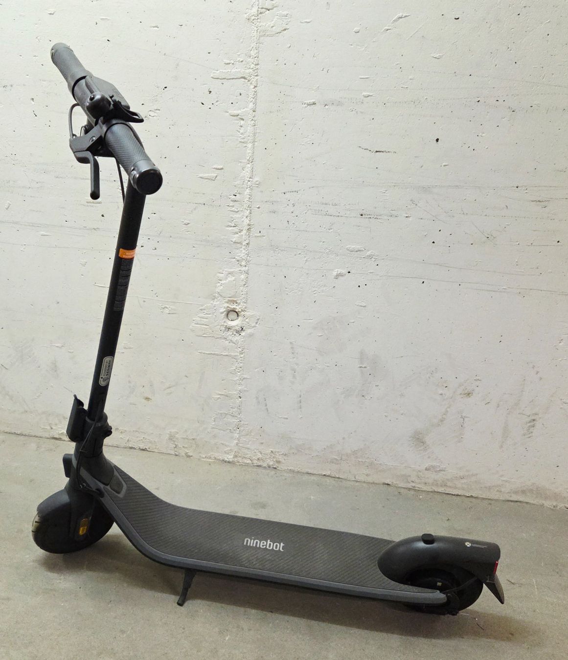 Segway Kickboard: E-Scooter Segway Ninebot E2 mit Strassenzulassung – Usato da Schaffhausen venduto da stefanric09