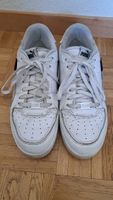 basket puma taille 43, utilisé mais encore bon état.