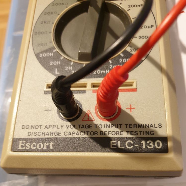 LCRMeter Escort ELC130 mit Messleitungen mit Krokodil Kl. Acheter sur Ricardo