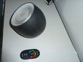 Raumlampe mit wählbarer Lichtfarbe