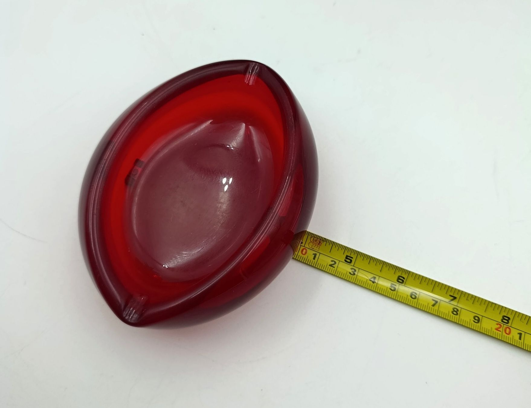 Aschenbecher: Vintage Aschenbecher rot Lippe – Gebraucht aus Wil SG von Donaldus 7