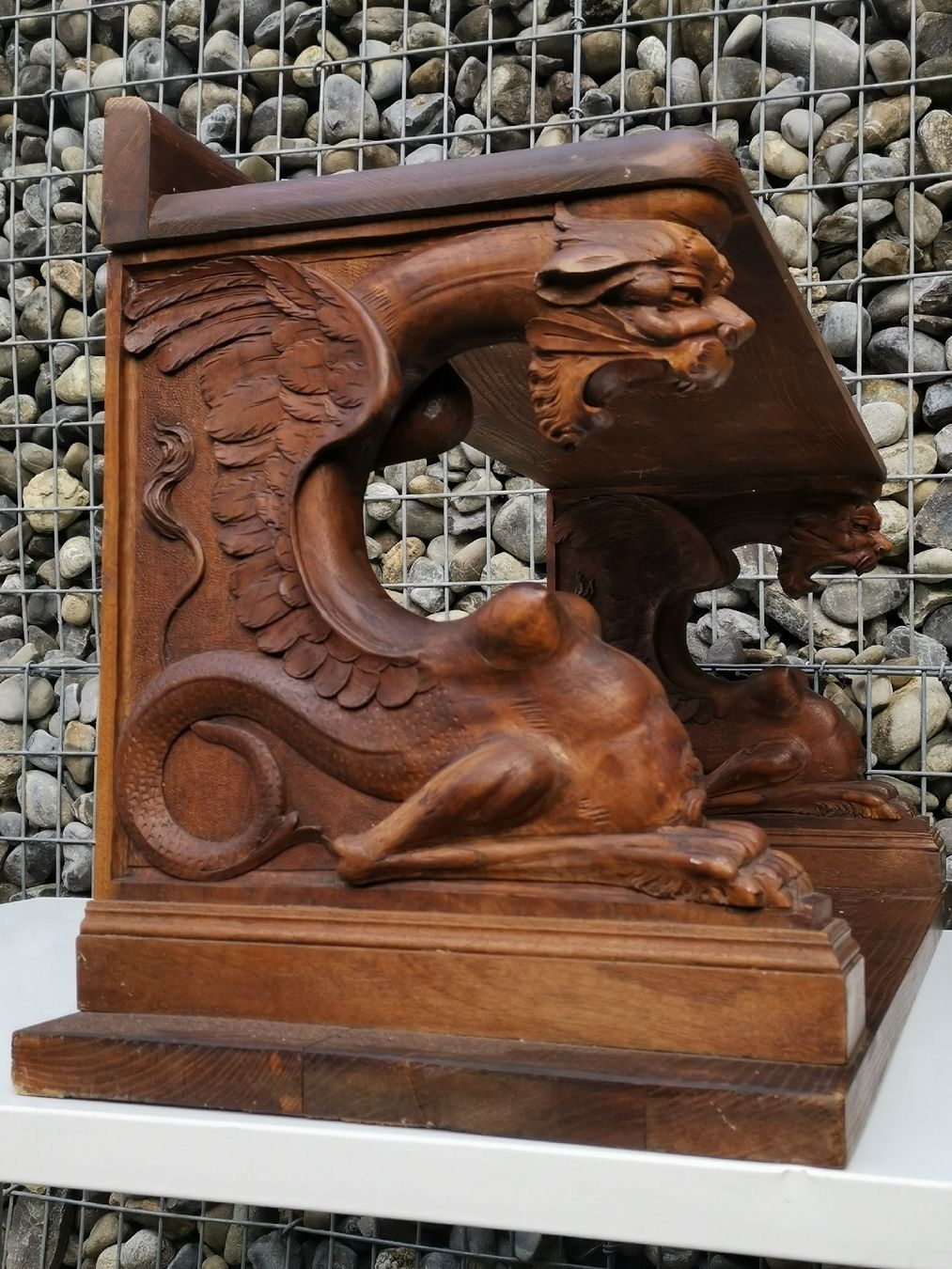 Skulpturen & Statuen: Antikes Regal, Ablage mit Drachenskulptur – Gebraucht aus Seon von Sock21