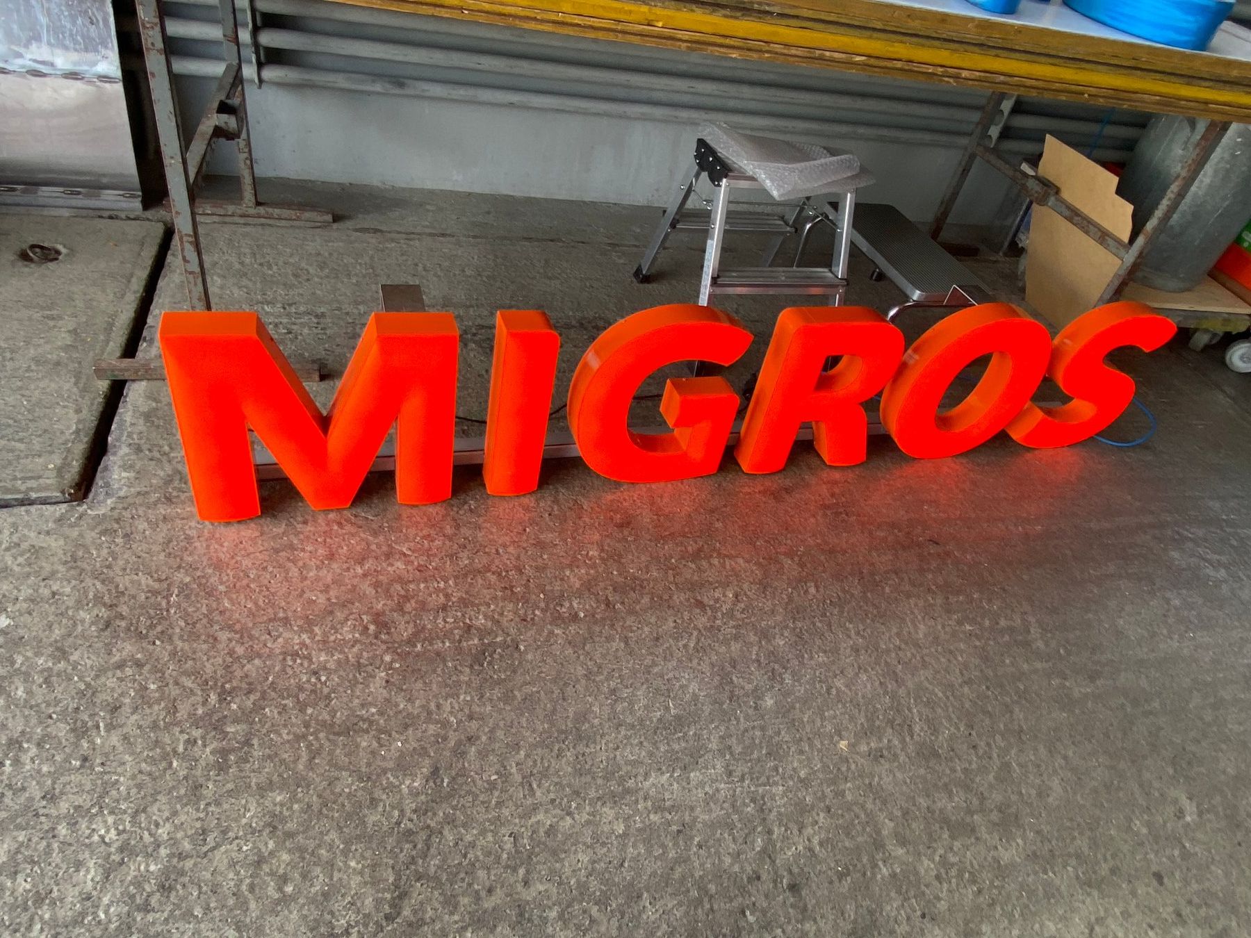 Lampes: Leuchtschrift MIGROS – D'occasion à Köniz par Vintagetoys 1