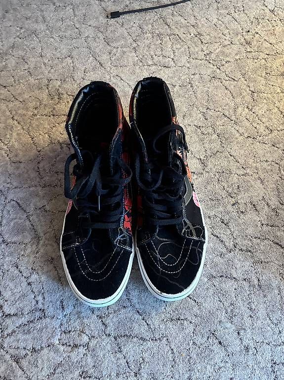 Scarpe da uomo: Vans x Stranger Things - SK8 Hi Reissue – Usato da Bettlach venduto da Jonas.Walker 1