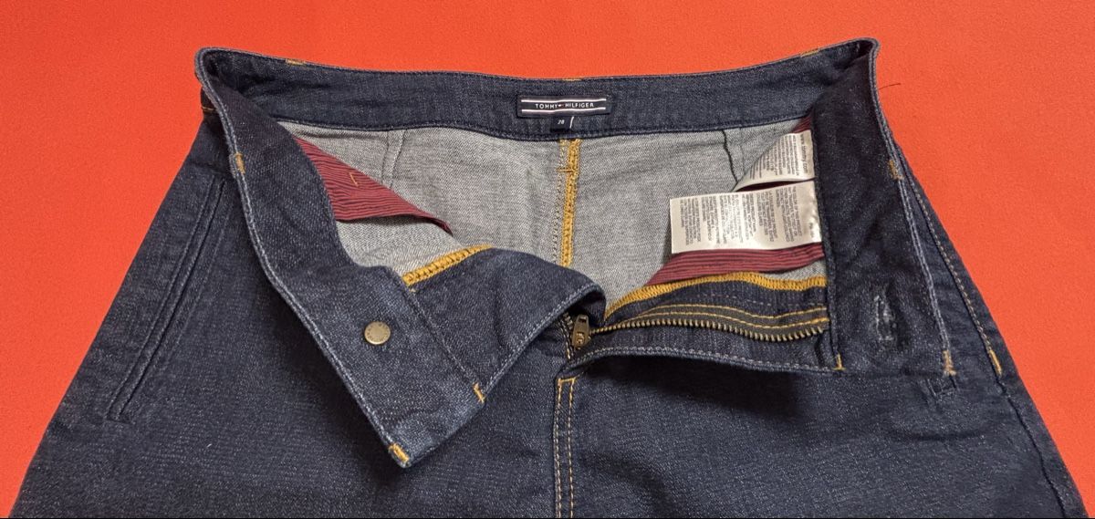 Tommy Hilfiger Pantaloni: Tommy Hilfiger Shorts, Grösse 28 – Usato da Zollikerberg venduto da Jvac2 4