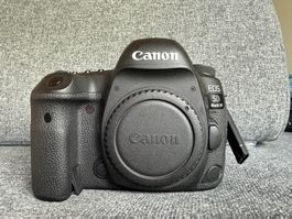 Canon EOS 5D Mark IV mit 4 Batterien und 128mb Sandisk CF