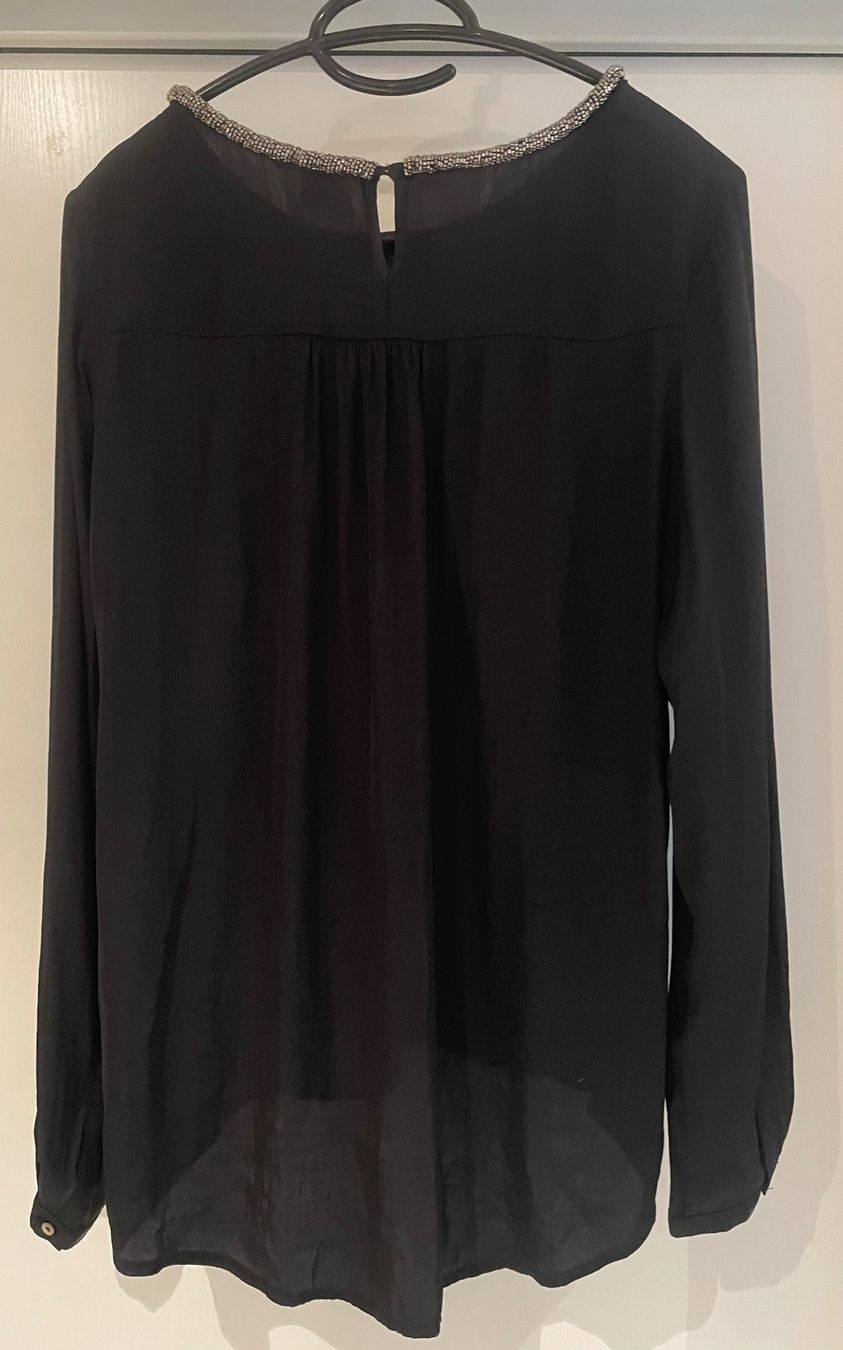 Esprit Camicette: Esprit, elegante Bluse mit auffälligem Ausschnitt, Grösse S – Usato da Niederweningen venduto da baghirac 2