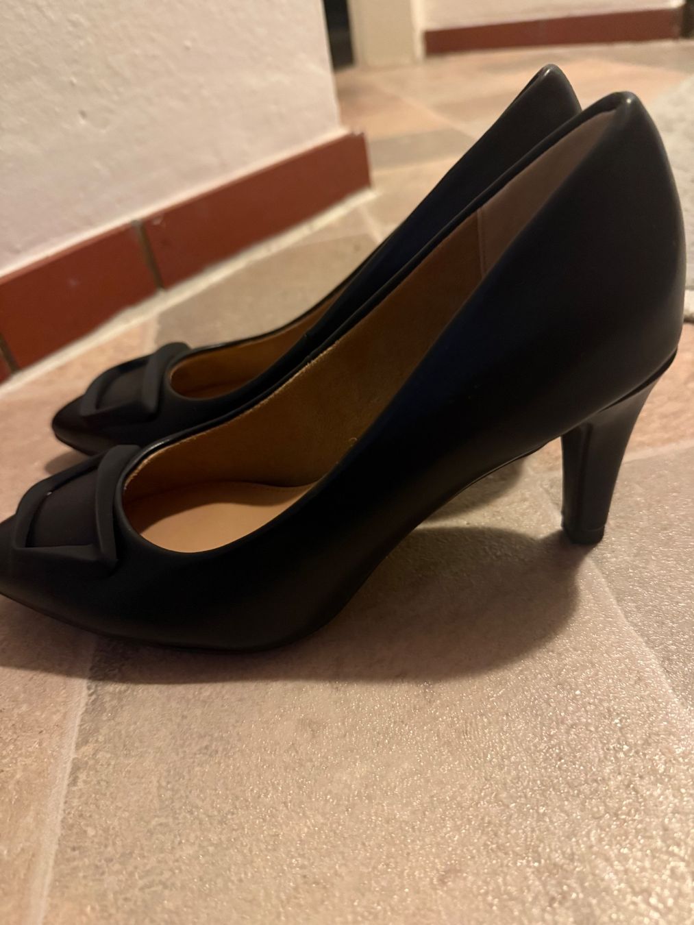 S.Oliver Scarpe da donna: Schwarze S. Oliver Pumps, Grösse 38, neuwertig, – Usato da Winterthur venduto da Lumi11