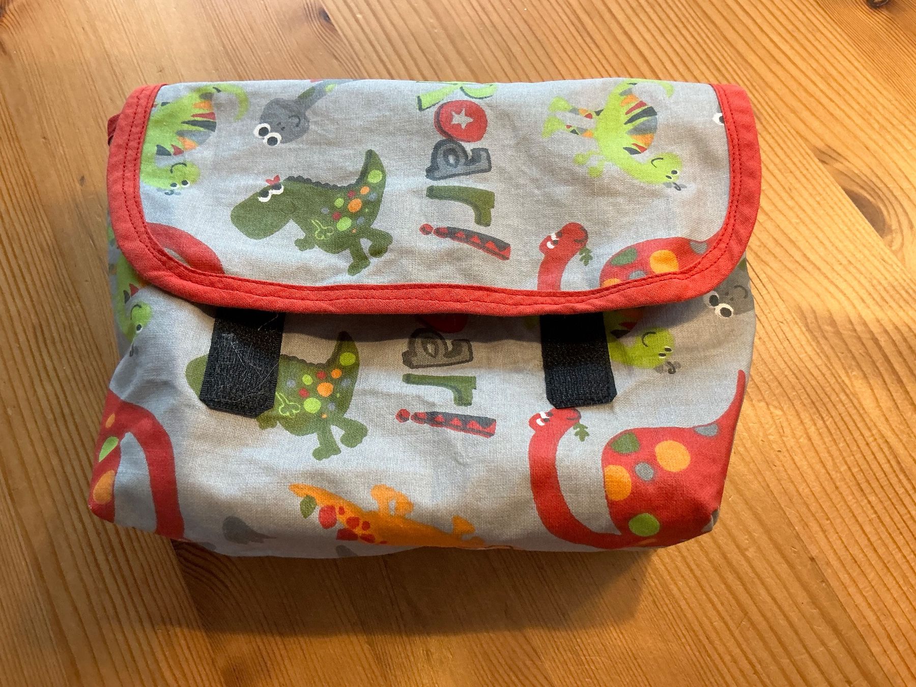 Borse & Zaini: LENKERTASCHE  Dinosauriermuster,  HANDMADE – Usato da Aesch BL venduto da Fortexx