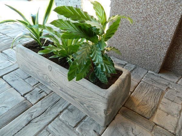 Vasi per fiori: Beton Blumentrog  mit Holzimitation / Ausverkauf – Nuovo (secondo la descrizione) da Herbetswil venduto da AHA-Garten 3