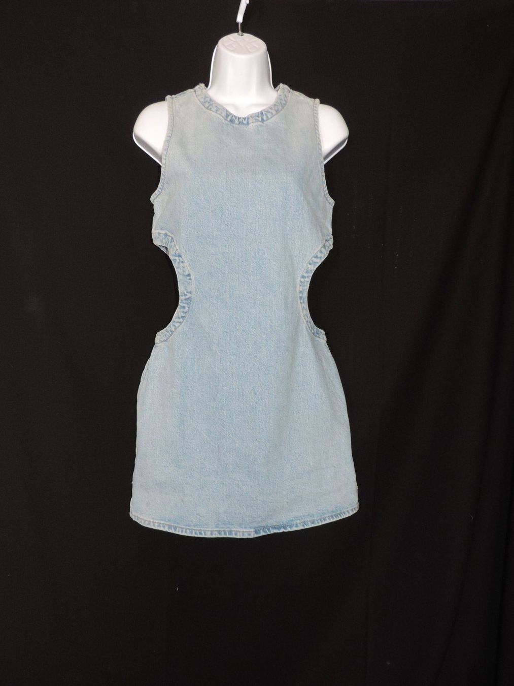 Pull&Bear Vestiti: robe jeans bleue claire échancré hanche – Usato da Genève venduto da Axelle333 3