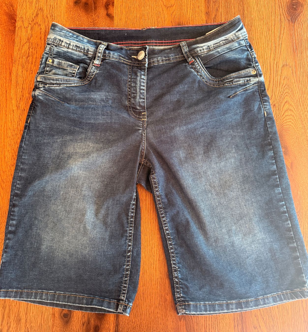 Cecil Jeans: Jeans Shorts – Nuovo (secondo la descrizione) da Mastrils venduto da Laura8sevilla