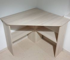 Eckschreibtisch