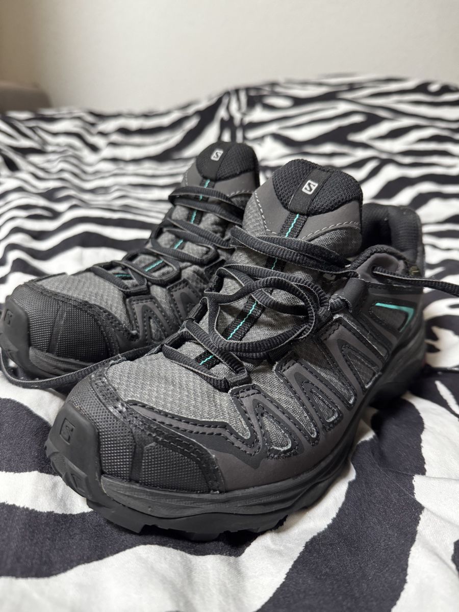 Salomon Scarpe da donna: Salomon hiking size 38 – Usato da Luzern venduto da fiona.1013