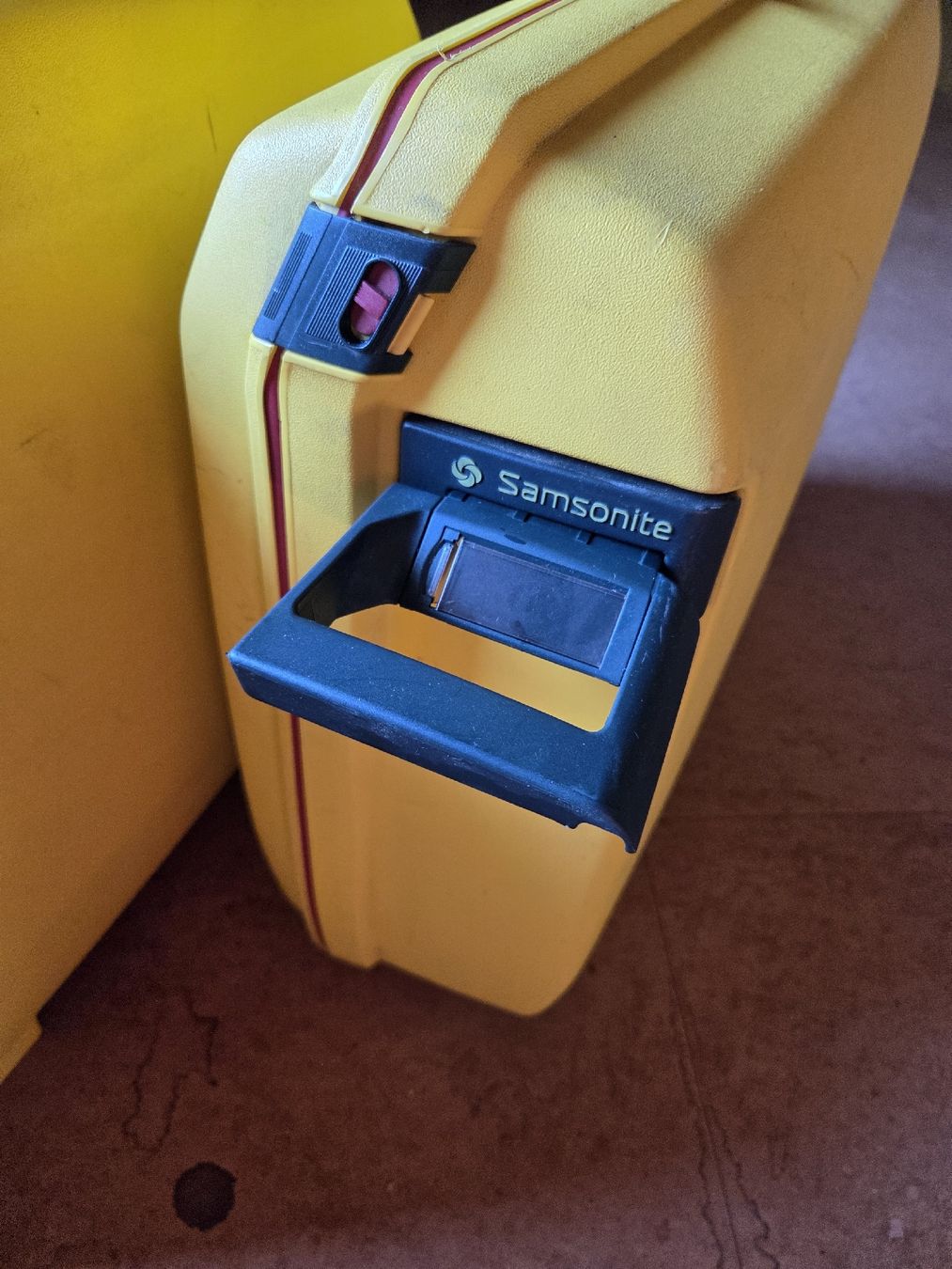 Samsonite Valigie: 2 Samsonite Hartschalenkoffer – Usato da Rotkreuz venduto da Taste91 2