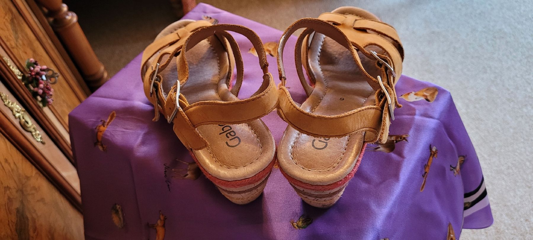 Gabor Damenschuhe: Gabor Wildleder Sandaletten Gr.39 – Gebraucht aus Winterthur von Wohnhaus 1