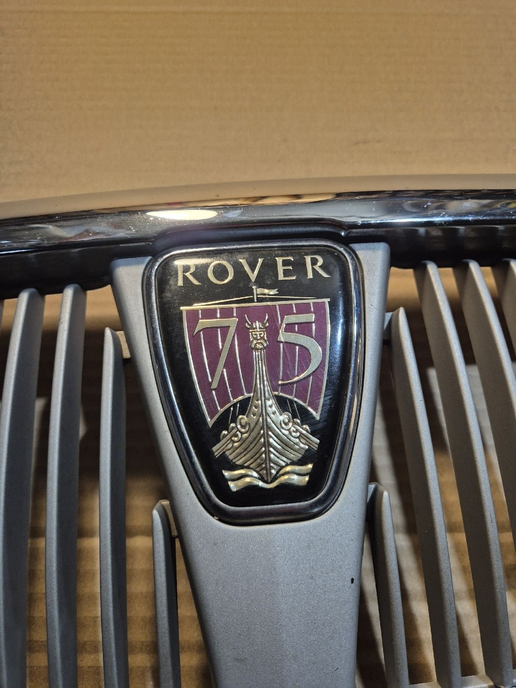Rover Tutti pezzi di ricambio auto: Rover 75 Kühlergrill  – Usato da Frutigen venduto da Timowyssen 1
