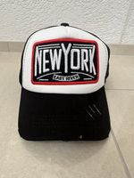 New York East River Trucker Cap Schwarz Weiss – Neu & Ungetr