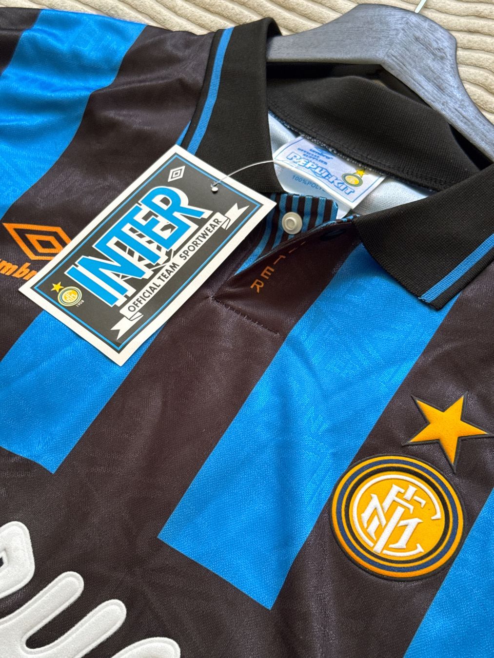Nike Canottiere & Pantaloni: Inter RetroTrikot Nike Vintage – Nuovo e nell'imballaggio originale da Wald ZH venduto da asi_l9xw 1
