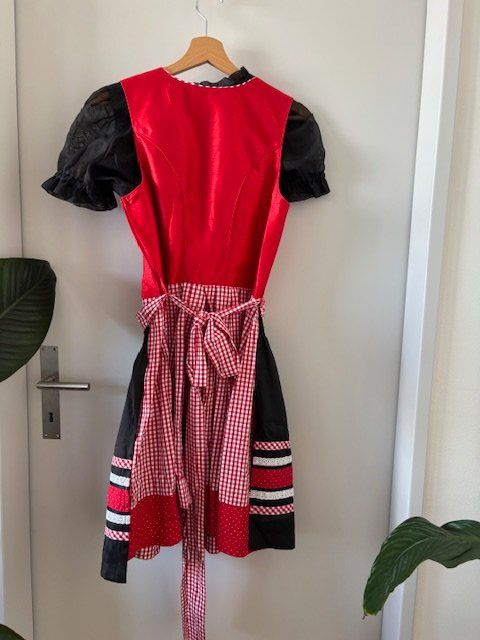 Vestiti: Wunderschönes DIRNDL inkl. Bluse (Komplett) – Usato da Zürich venduto da CoCos_Closet 8