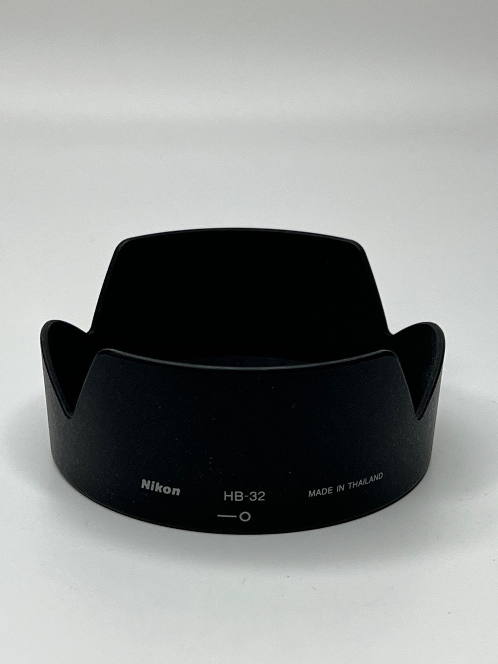 Nikon Obiettivi: Nikon HB-32 HB 32 Sonnenblende Objektiv – Usato da zuchwil venduto da solotin74