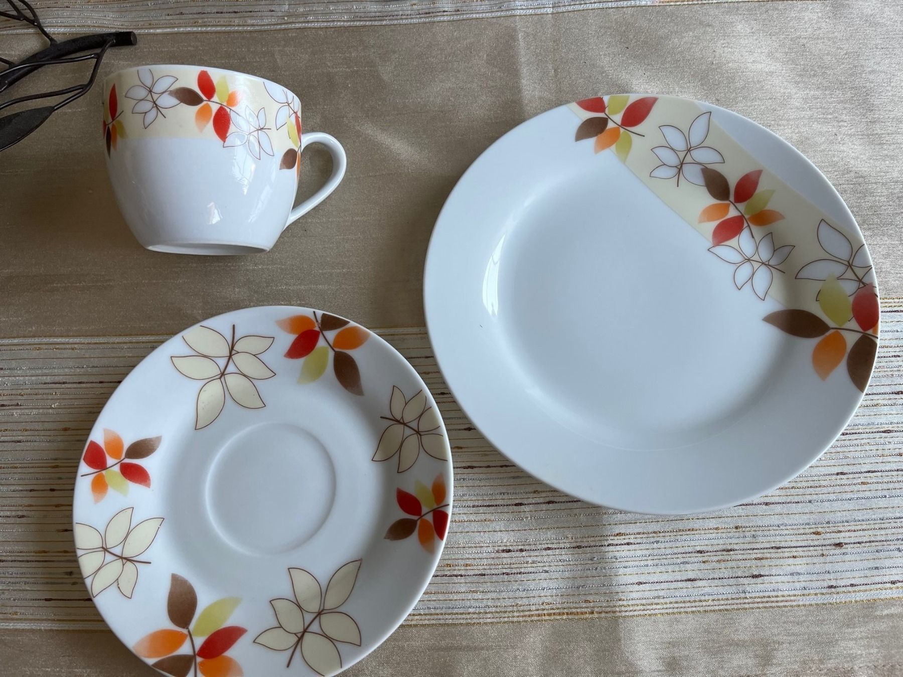 Set di piatti: Kaffeeservice 18 Tl. Fabrikneu – Nuovo e nell'imballaggio originale da Rekingen AG venduto da Barmaleus 2