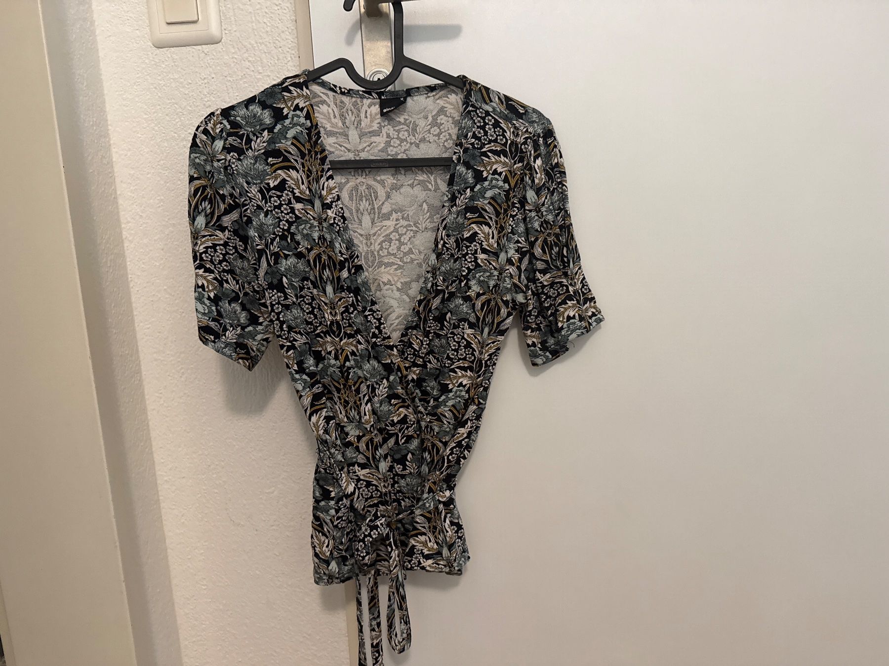 Camicette: Ginatricot Blusen-Shirt Gr. M – Usato da Pfäffikon SZ venduto da Melanie335