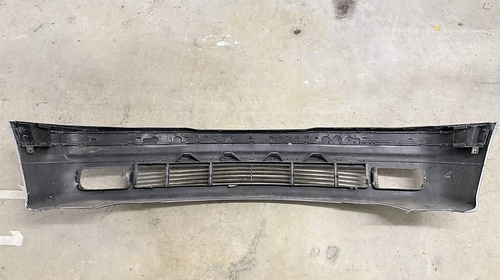 Tutti pezzi di ricambio auto: BMW E36 Stossstange Silber Original – Usato da Rüthi (Rheintal) venduto da PeterKessler 1
