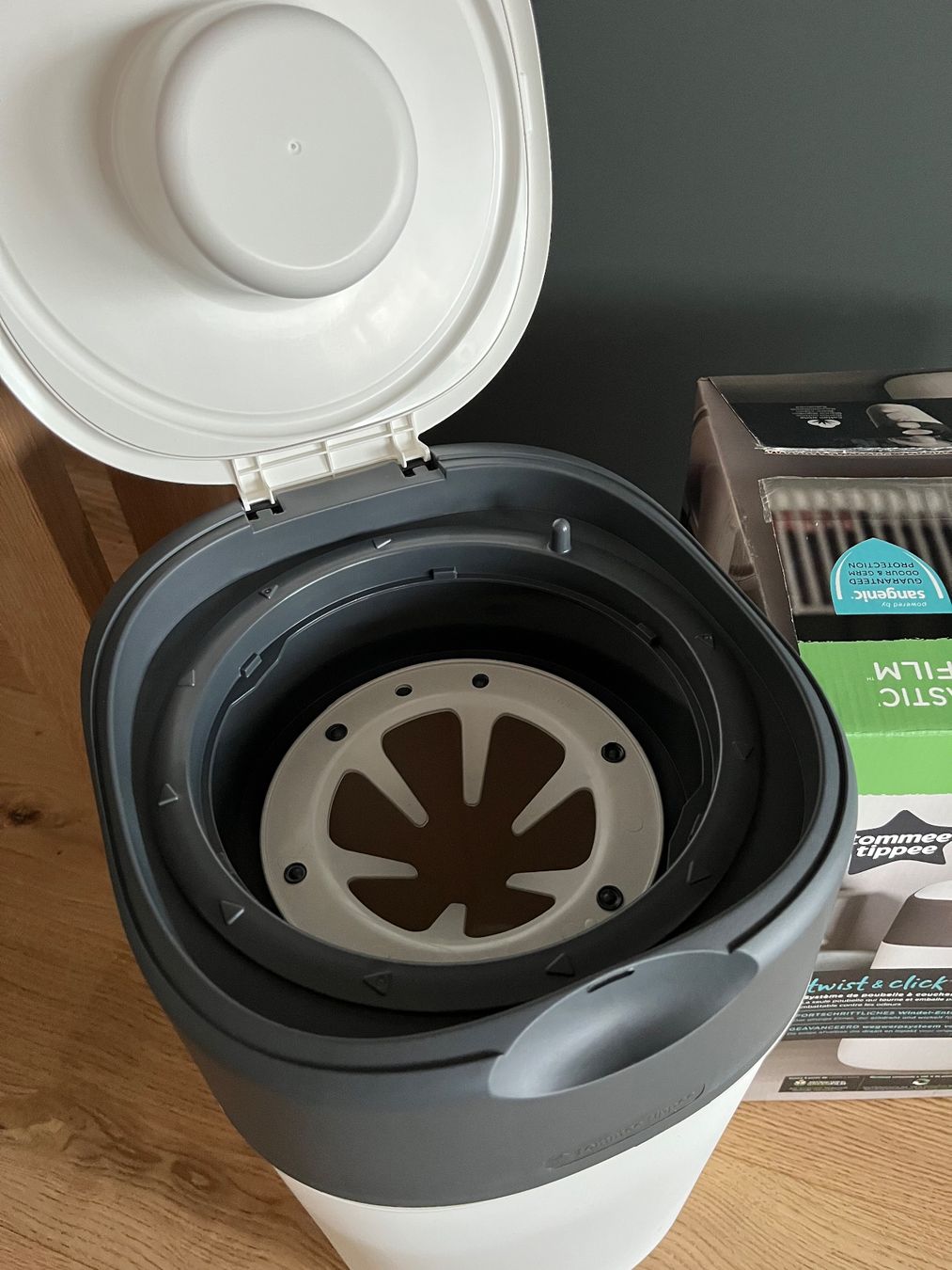 Tommee Tippee Cestini per rifiuti: Poubelle à couches NEUVE – Usato da Vuisternens-Ogoz venduto da JulyOls 2