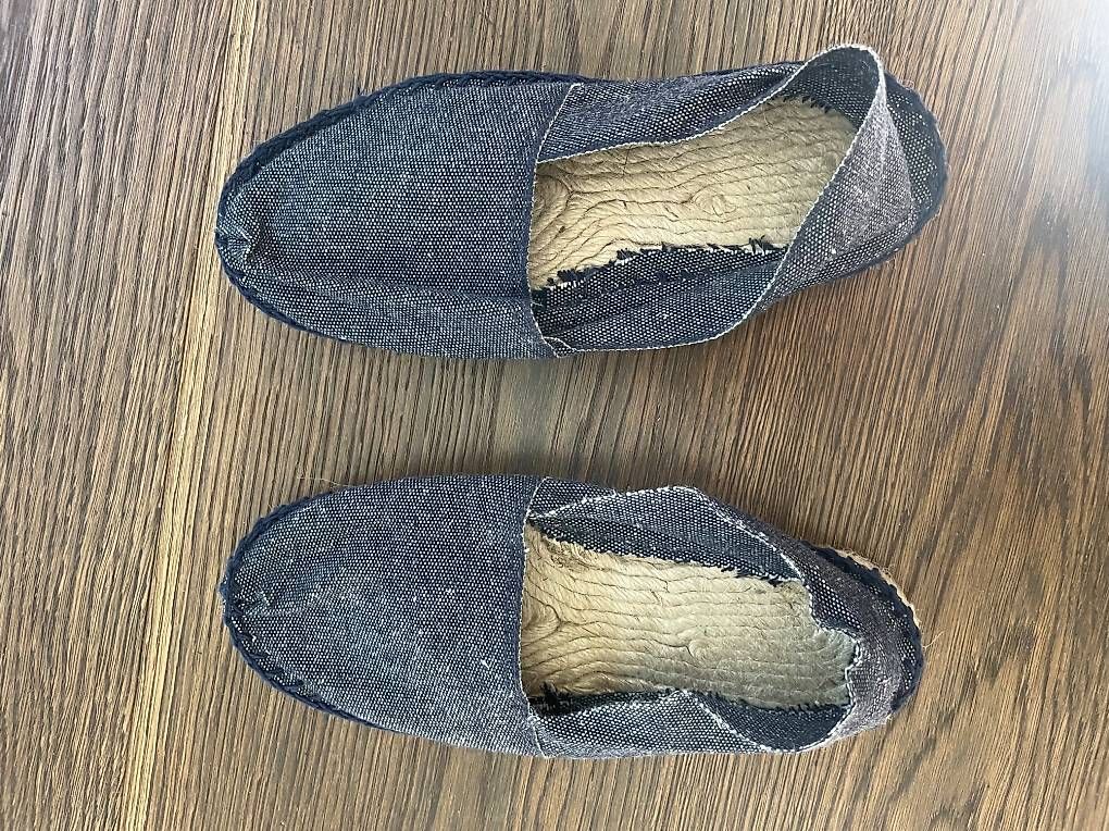 Scarpe per ragazzi: Neue Espadrilles in Dunkelblau in Gr. 35 – Nuovo (secondo la descrizione) da Muri b. Bern venduto da dindlerothler