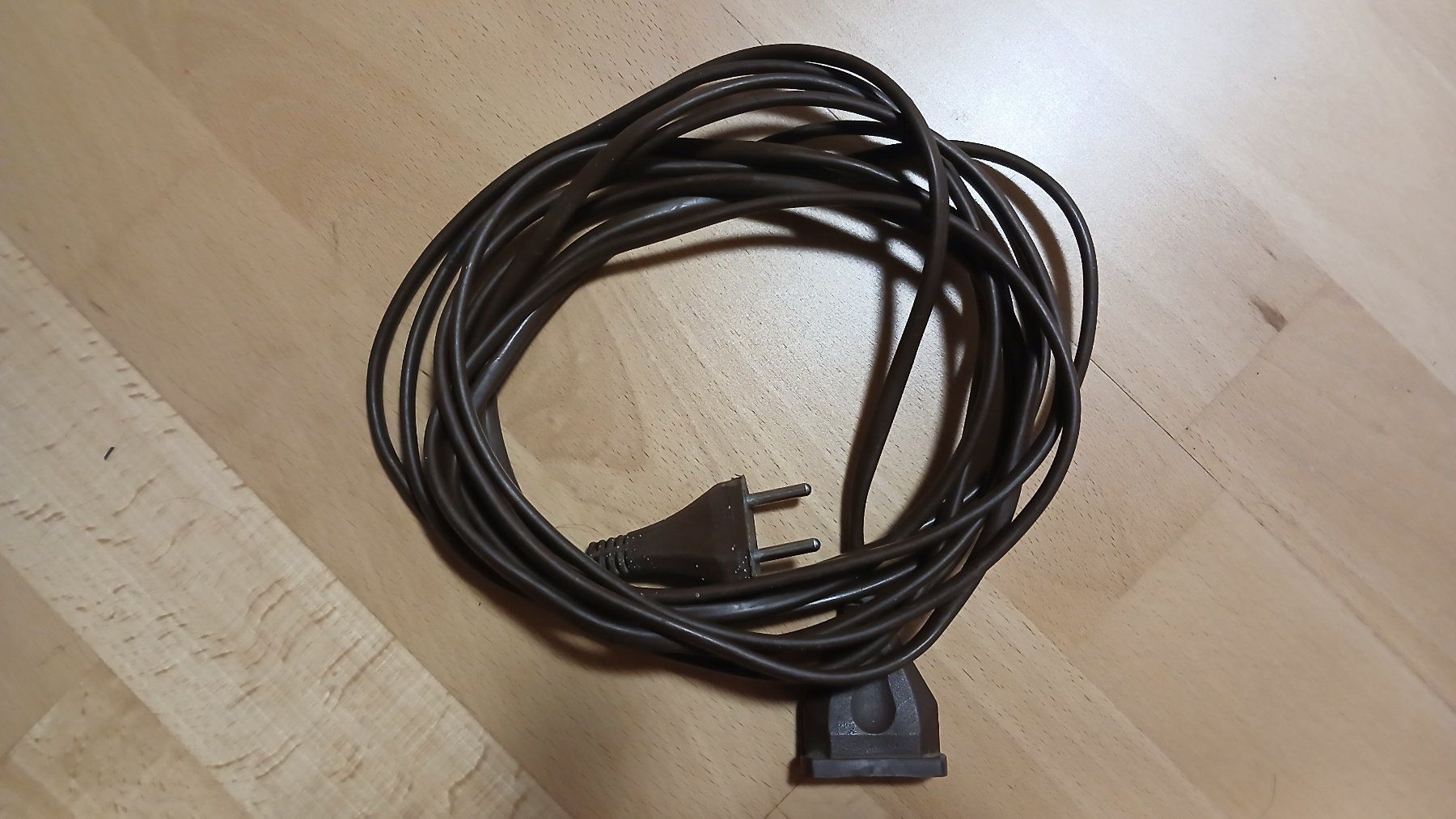 Kabel: Verlängerungskabel 2Fach 5m braun – Gebraucht aus hinwil von tho_j6kz 4